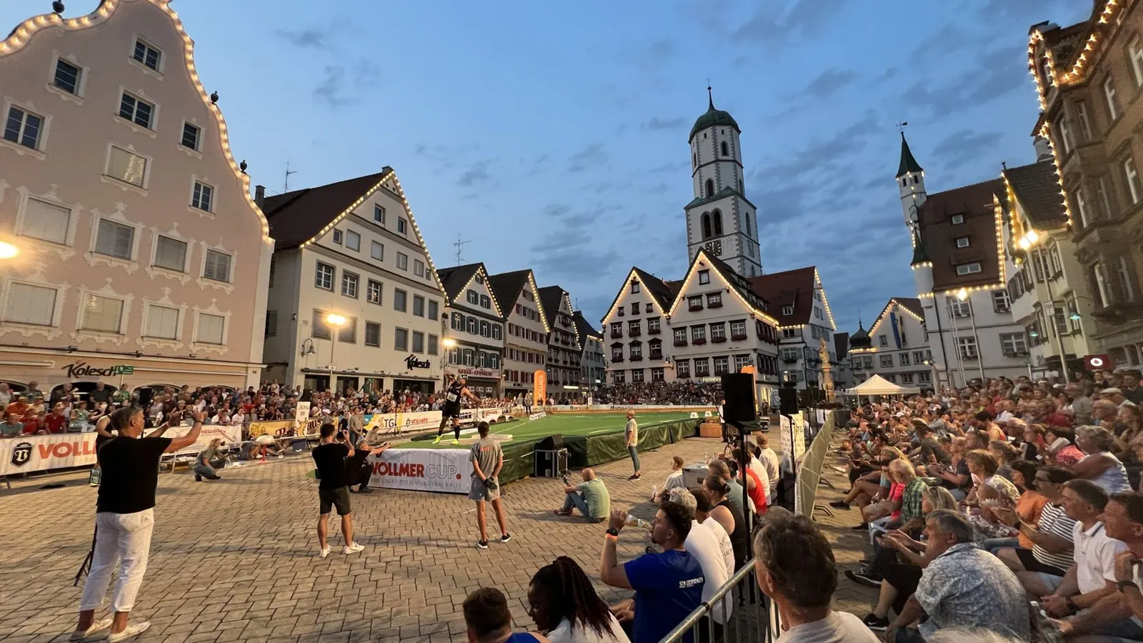 KSK Cup – Kugelstoßen auf dem Marktplatz